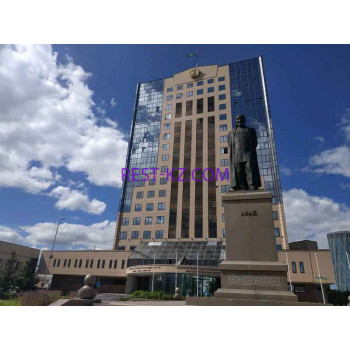 Папа накормить